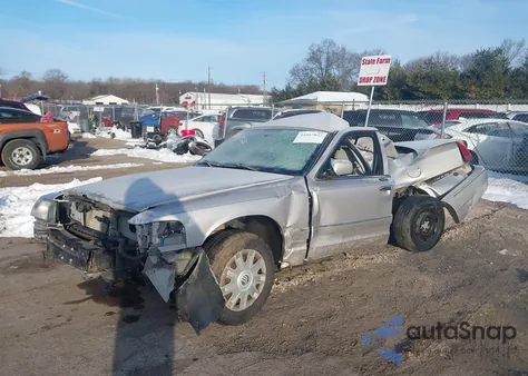 2004 Mercury Grand Marquis Gs z USA, uszkodzony, nr VIN 2MEFM74W54X627689
